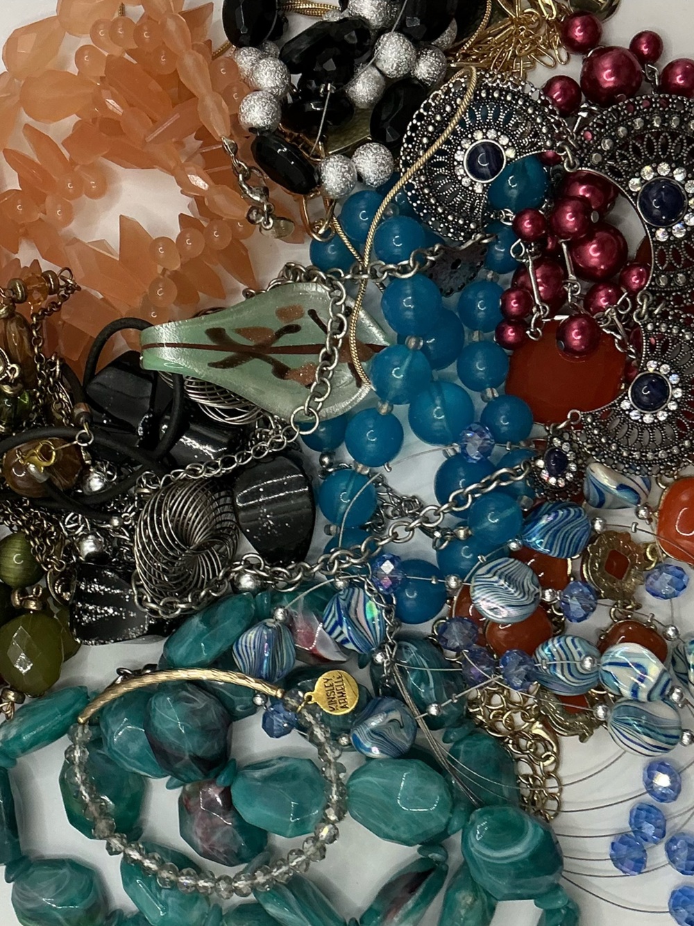 50 PIECE LOT NICE COSTUME JEWELRY WEARABLE, UNTANGLED, CONDITION, NO JUNK! - Picture 9 of 10
